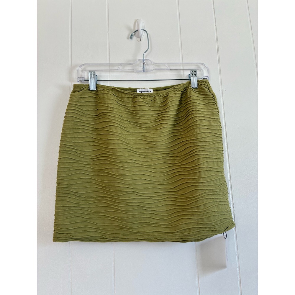 NWT Revolve Superdown Eleanor Olive Green Textured Ribbed Mini Skirt Size Medium